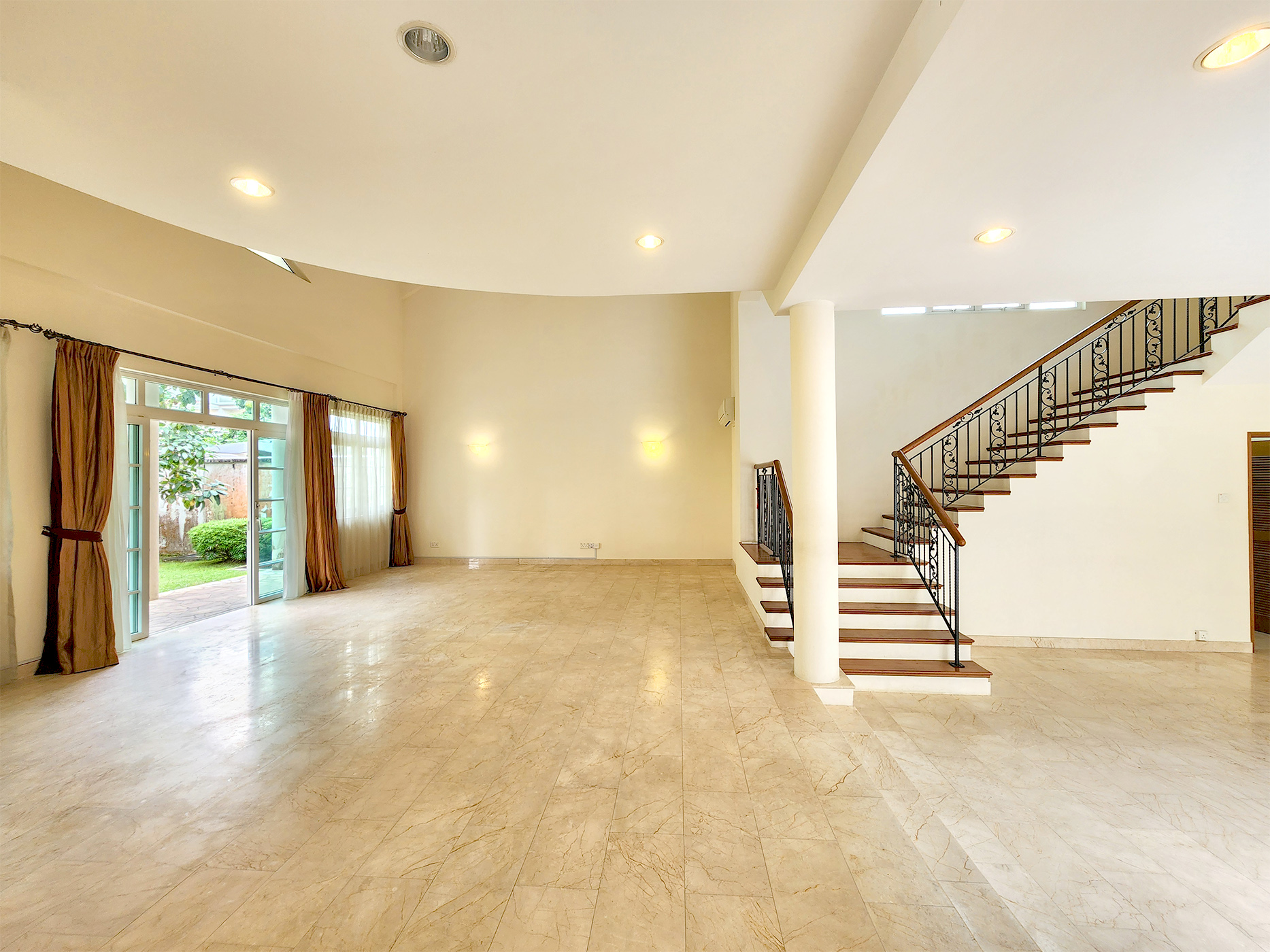 4 Oakwood Grove