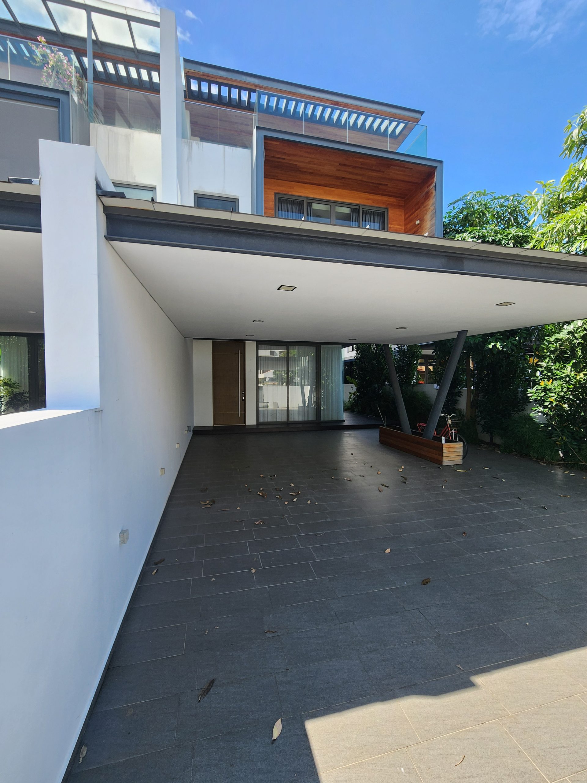 Coldstream Ave