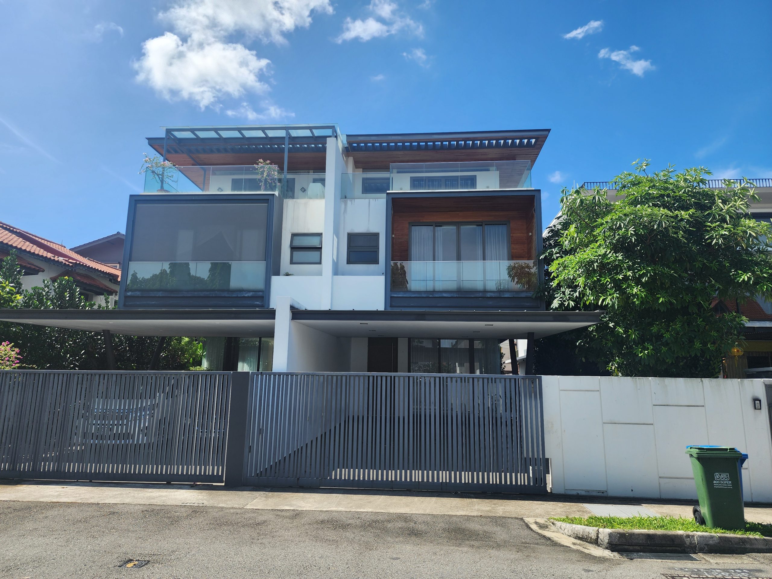 Coldstream Ave